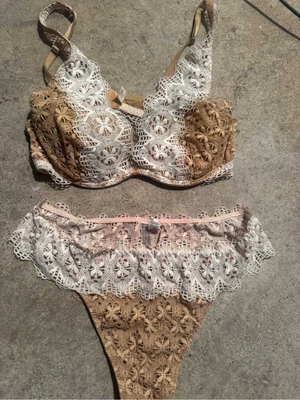 intimissimi Two-Tone Crochet Lace Bra & Bikini Set in Beige and White
